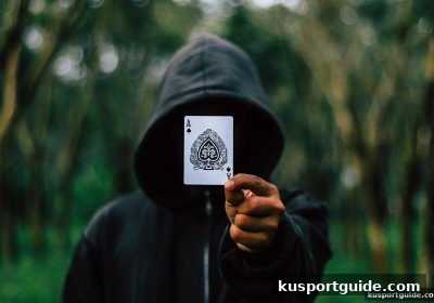 掼蛋进阶实战攻略:ku体育带你掌握牌型与心理博弈
